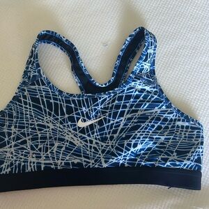 Nike sports bra size large